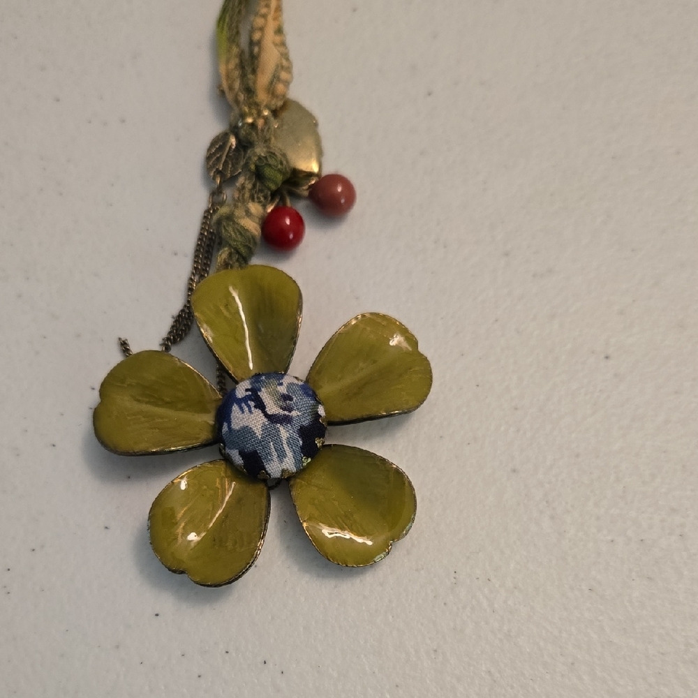 Green Flower Power Necklace With Gold Petals